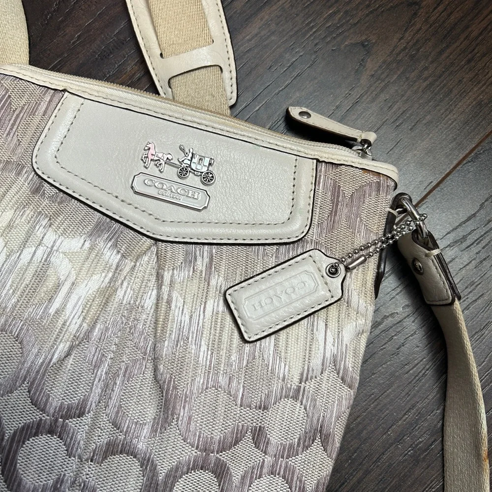 Vintage Coach Cream Shoulder/crossbody - Picture 1 of 4